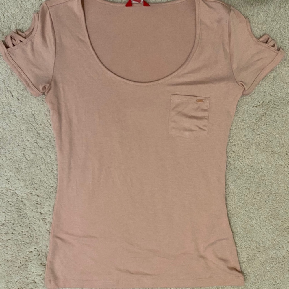Women’s GUESS shirt in Size Small